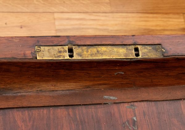 Toletta da donna Luigi XVI francese  - Asta  Arredi Antichi, Oggetti d'Arte, Curiosities con una selezione di tappeti - Associazione Nazionale - Case d'Asta italiane