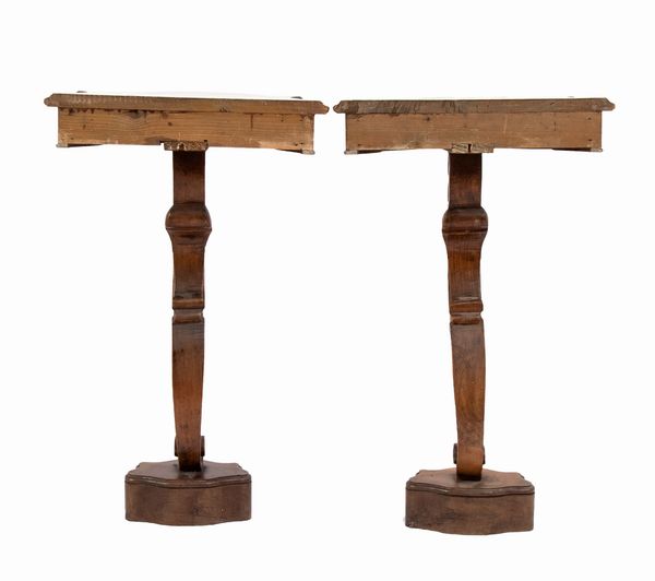 Coppia di console italiane, Luigi XVI  - Asta  Arredi Antichi, Oggetti d'Arte, Curiosities con una selezione di tappeti - Associazione Nazionale - Case d'Asta italiane