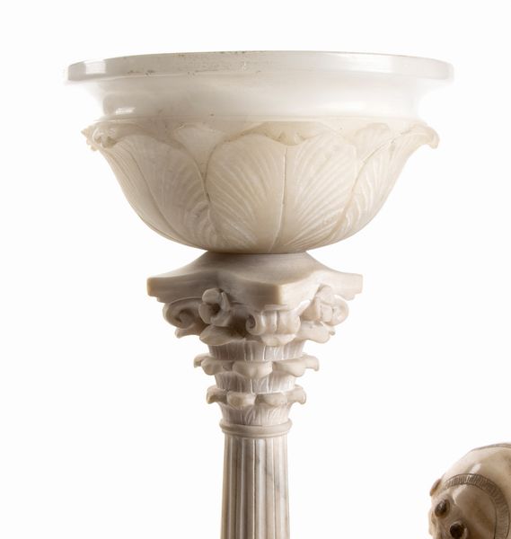 Lampada italiana in alabastro  - Asta  Arredi Antichi, Oggetti d'Arte, Curiosities con una selezione di tappeti - Associazione Nazionale - Case d'Asta italiane