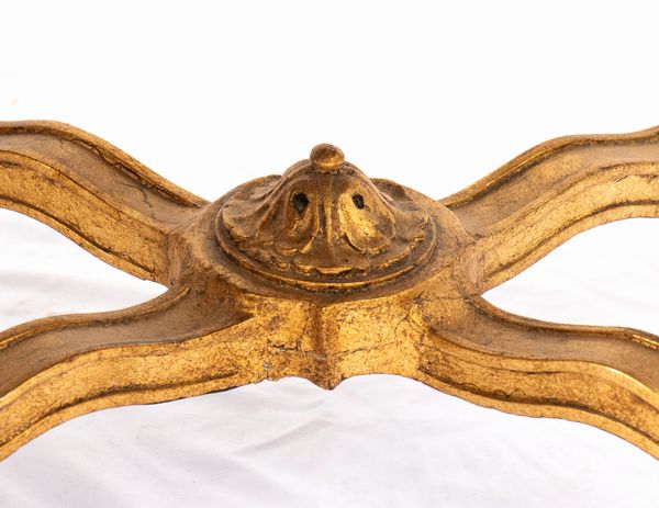 Coppia di panchetti dorati italiani  - Asta  Arredi Antichi, Oggetti d'Arte, Curiosities con una selezione di tappeti - Associazione Nazionale - Case d'Asta italiane