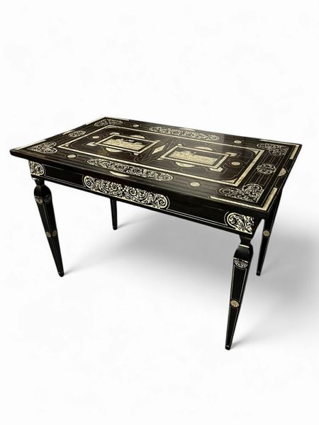 Pogliani Ferdinando : Tavolo italiano intarsiato in avorio  - Asta  Arredi Antichi, Oggetti d'Arte, Curiosities con una selezione di tappeti - Associazione Nazionale - Case d'Asta italiane