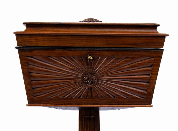 Tavolino porta tè William IV inglese  - Asta  Arredi Antichi, Oggetti d'Arte, Curiosities con una selezione di tappeti - Associazione Nazionale - Case d'Asta italiane