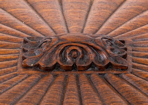 Tavolino porta tè William IV inglese  - Asta  Arredi Antichi, Oggetti d'Arte, Curiosities con una selezione di tappeti - Associazione Nazionale - Case d'Asta italiane