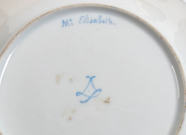 Due piatti francesi in porcellana di Sevres  - Asta  Arredi Antichi, Oggetti d'Arte, Curiosities con una selezione di tappeti - Associazione Nazionale - Case d'Asta italiane