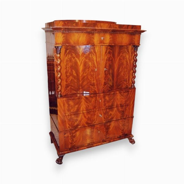 Mobile bar Biedermeier tedesco in mogano  - Asta  Arredi Antichi, Oggetti d'Arte, Curiosities con una selezione di tappeti - Associazione Nazionale - Case d'Asta italiane