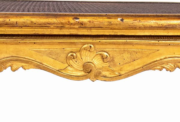 Panchetto dorato italiano Luigi XVI  - Asta  Arredi Antichi, Oggetti d'Arte, Curiosities con una selezione di tappeti - Associazione Nazionale - Case d'Asta italiane