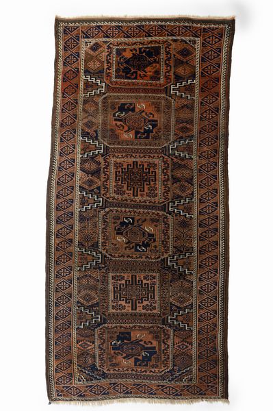 Tappeto Beluci  - Asta  Arredi Antichi, Oggetti d'Arte, Curiosities con una selezione di tappeti - Associazione Nazionale - Case d'Asta italiane