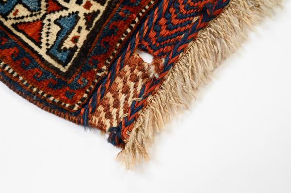 Tappeto Sacco Qashqai  - Asta  Arredi Antichi, Oggetti d'Arte, Curiosities con una selezione di tappeti - Associazione Nazionale - Case d'Asta italiane