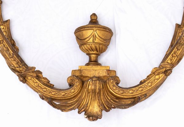 Consolina da muro e due poltrone in stile Veneziano  - Asta  Arredi Antichi, Oggetti d'Arte, Curiosities con una selezione di tappeti - Associazione Nazionale - Case d'Asta italiane