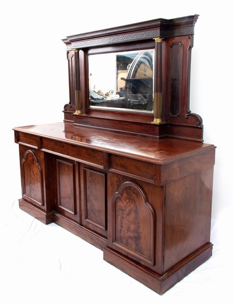 Servante vittoriana inglese  - Asta  Arredi Antichi, Oggetti d'Arte, Curiosities con una selezione di tappeti - Associazione Nazionale - Case d'Asta italiane