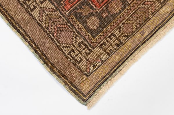 Tappeto Lezghi  - Asta  Arredi Antichi, Oggetti d'Arte, Curiosities con una selezione di tappeti - Associazione Nazionale - Case d'Asta italiane