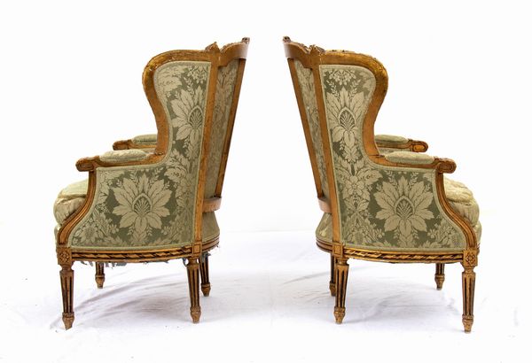 Coppia di poltrone bergère francesi in stile Luigi XVI  - Asta  Arredi Antichi, Oggetti d'Arte, Curiosities con una selezione di tappeti - Associazione Nazionale - Case d'Asta italiane