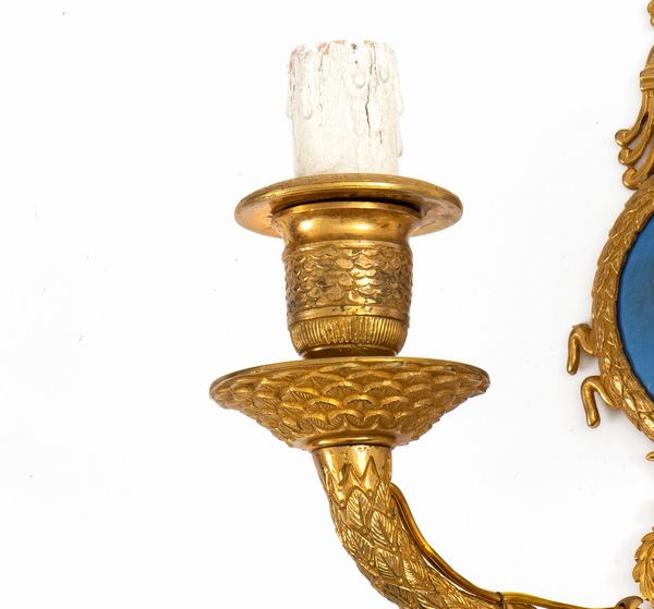 Gruppo di quattro appliques inglesi  - Asta  Arredi Antichi, Oggetti d'Arte, Curiosities con una selezione di tappeti - Associazione Nazionale - Case d'Asta italiane