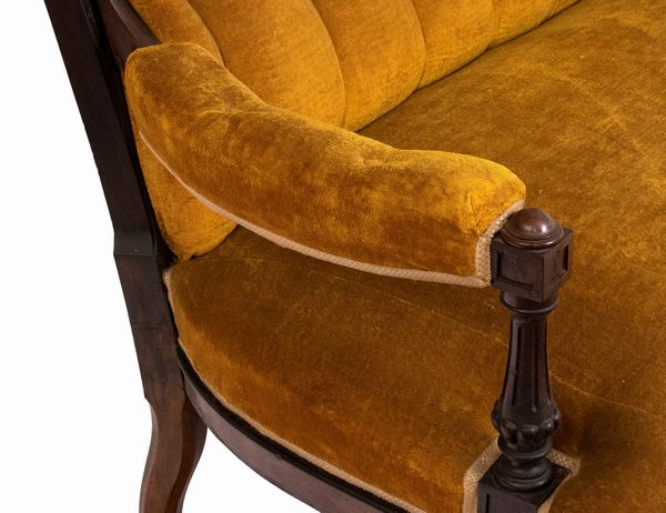 Gruppo di quattro sedie e divano Luigi Filippo francese  - Asta  Arredi Antichi, Oggetti d'Arte, Curiosities con una selezione di tappeti - Associazione Nazionale - Case d'Asta italiane