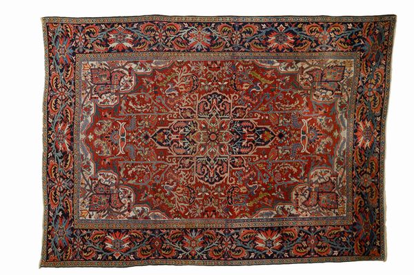 Tappeto Heriz  - Asta  Arredi Antichi, Oggetti d'Arte, Curiosities con una selezione di tappeti - Associazione Nazionale - Case d'Asta italiane