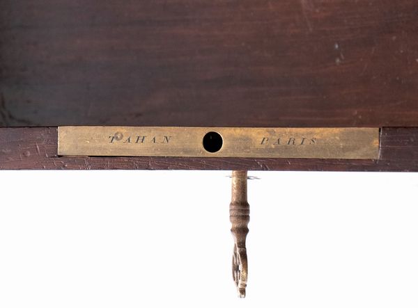 Tahan à Paris. Jean-Pierre Alexandre Tahan : Scatola portagioie francese Napoleone III  - Asta  Arredi Antichi, Oggetti d'Arte, Curiosities con una selezione di tappeti - Associazione Nazionale - Case d'Asta italiane