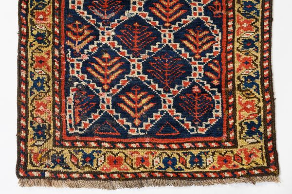 Tappeto Bijiar Kurdo  - Asta  Arredi Antichi, Oggetti d'Arte, Curiosities con una selezione di tappeti - Associazione Nazionale - Case d'Asta italiane