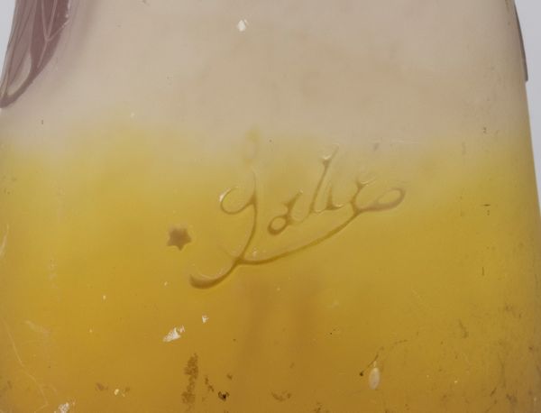 (attribuito a) Émile Gallé : Vaso piriforme  - Asta  Arredi Antichi, Oggetti d'Arte, Curiosities con una selezione di tappeti - Associazione Nazionale - Case d'Asta italiane