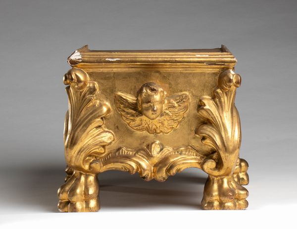 Base dorata italiana Luigi XVI  - Asta  Arredi Antichi, Oggetti d'Arte, Curiosities con una selezione di tappeti - Associazione Nazionale - Case d'Asta italiane