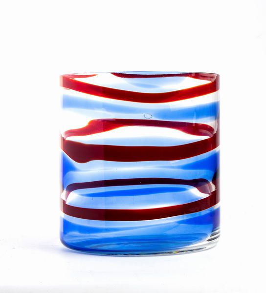 VENINI : Collezione Anelli: vaso in vetro soffiato tricolore  - Asta  Arredi Antichi, Oggetti d'Arte, Curiosities con una selezione di tappeti - Associazione Nazionale - Case d'Asta italiane