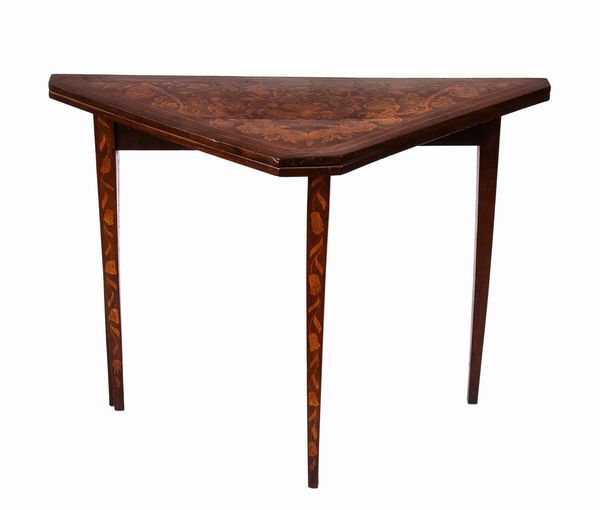 Tavolo da gioco olandese intarsiato  - Asta  Arredi Antichi, Oggetti d'Arte, Curiosities con una selezione di tappeti - Associazione Nazionale - Case d'Asta italiane