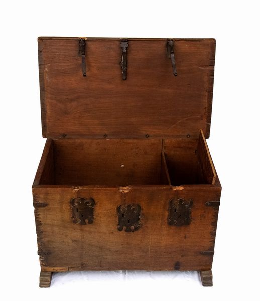 Forziere italiano, Luigi XVI  - Asta  Arredi Antichi, Oggetti d'Arte, Curiosities con una selezione di tappeti - Associazione Nazionale - Case d'Asta italiane