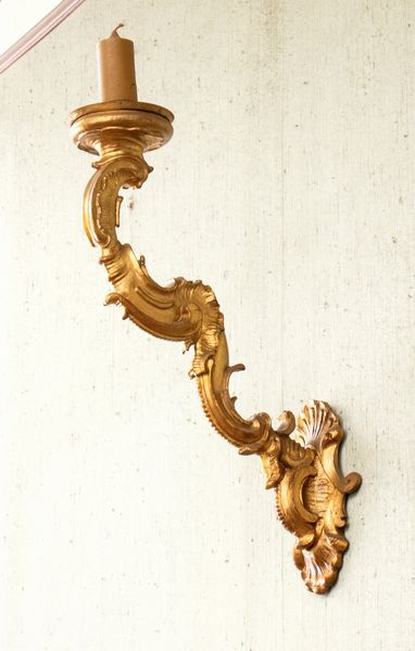 Coppia di candelieri italiani in legno dorato, Luigi XVI  - Asta  Arredi Antichi, Oggetti d'Arte, Curiosities con una selezione di tappeti - Associazione Nazionale - Case d'Asta italiane