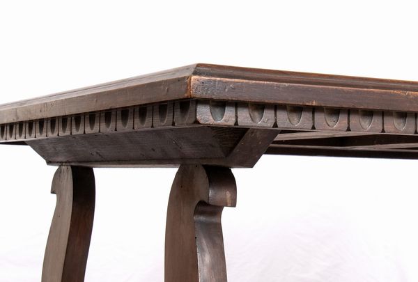 Tavolo italiano a capretta  - Asta  Arredi Antichi, Oggetti d'Arte, Curiosities con una selezione di tappeti - Associazione Nazionale - Case d'Asta italiane