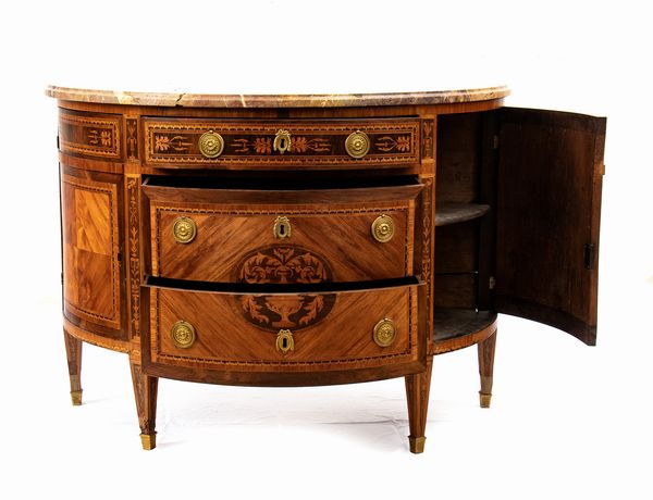 Coppia di comò italiani a demilune  - Asta  Arredi Antichi, Oggetti d'Arte, Curiosities con una selezione di tappeti - Associazione Nazionale - Case d'Asta italiane