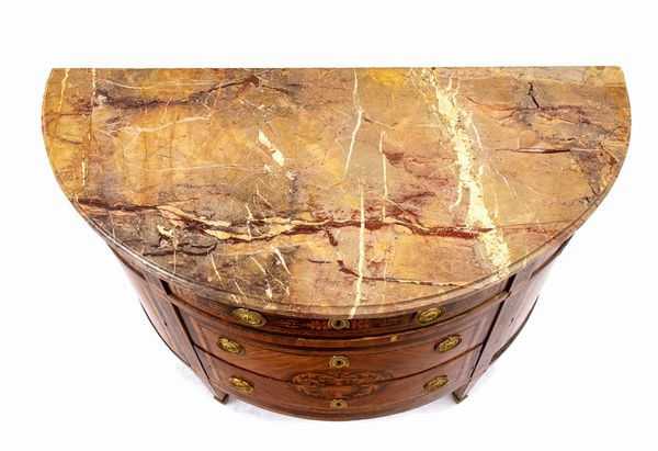 Coppia di comò italiani a demilune  - Asta  Arredi Antichi, Oggetti d'Arte, Curiosities con una selezione di tappeti - Associazione Nazionale - Case d'Asta italiane