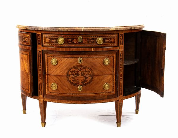 Coppia di comò italiani a demilune  - Asta  Arredi Antichi, Oggetti d'Arte, Curiosities con una selezione di tappeti - Associazione Nazionale - Case d'Asta italiane