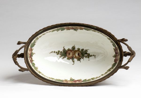 Coppa francese in porcellana di Sevres  - Asta  Arredi Antichi, Oggetti d'Arte, Curiosities con una selezione di tappeti - Associazione Nazionale - Case d'Asta italiane