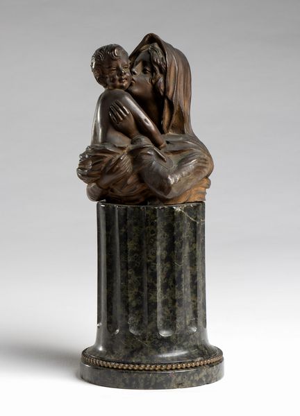 Scultura in bronzo raffigurante Madonna e bambino  - Asta  Arredi Antichi, Oggetti d'Arte, Curiosities con una selezione di tappeti - Associazione Nazionale - Case d'Asta italiane