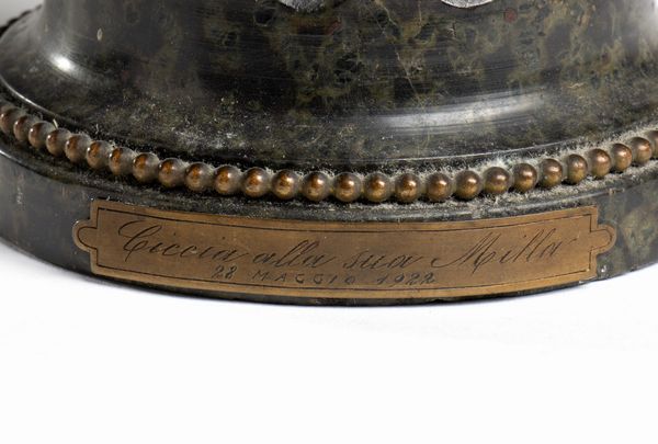 Scultura in bronzo raffigurante Madonna e bambino  - Asta  Arredi Antichi, Oggetti d'Arte, Curiosities con una selezione di tappeti - Associazione Nazionale - Case d'Asta italiane