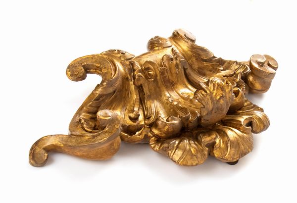 Fregio dorato italiano, Luigi XVI  - Asta  Arredi Antichi, Oggetti d'Arte, Curiosities con una selezione di tappeti - Associazione Nazionale - Case d'Asta italiane