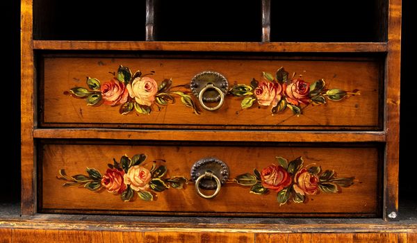 Credenza Adam inglese, Giorgio III  - Asta  Arredi Antichi, Oggetti d'Arte, Curiosities con una selezione di tappeti - Associazione Nazionale - Case d'Asta italiane