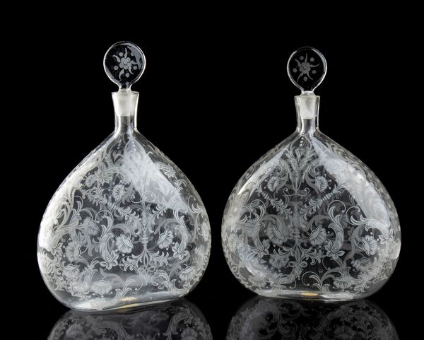 Coppia di decanter in vetro di Murano  - Asta  Arredi Antichi, Oggetti d'Arte, Curiosities con una selezione di tappeti - Associazione Nazionale - Case d'Asta italiane