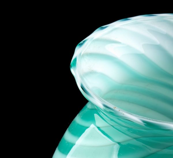 Coppia di vasi in vetro di Murano  - Asta  Arredi Antichi, Oggetti d'Arte, Curiosities con una selezione di tappeti - Associazione Nazionale - Case d'Asta italiane