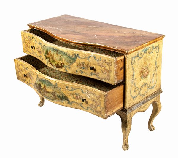 Comò italiano laccato e dipinto  - Asta  Arredi Antichi, Oggetti d'Arte, Curiosities con una selezione di tappeti - Associazione Nazionale - Case d'Asta italiane