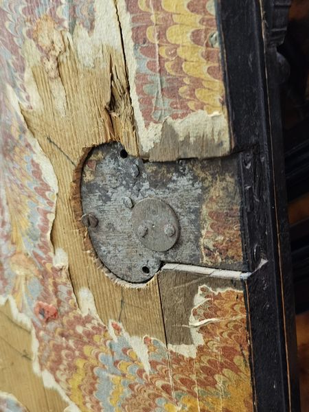 Monetiere italiano in legno ebanizzato e tartaruga  - Asta  Arredi Antichi, Oggetti d'Arte, Curiosities con una selezione di tappeti - Associazione Nazionale - Case d'Asta italiane