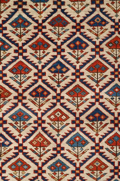 Tappeto Daghestan Caucaso  - Asta  Arredi Antichi, Oggetti d'Arte, Curiosities con una selezione di tappeti - Associazione Nazionale - Case d'Asta italiane