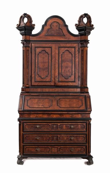 Trumeau italiano in noce con intarsi in avorio  - Asta  Arredi Antichi, Oggetti d'Arte, Curiosities con una selezione di tappeti - Associazione Nazionale - Case d'Asta italiane