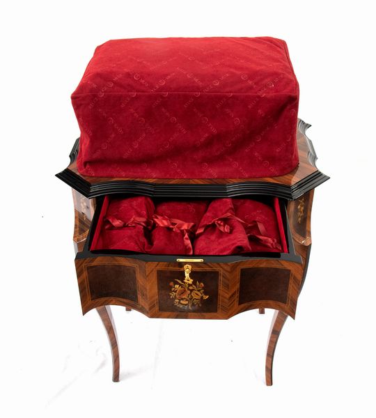 Carillon reuge edizione limitata 048/200  - Asta  Arredi Antichi, Oggetti d'Arte, Curiosities con una selezione di tappeti - Associazione Nazionale - Case d'Asta italiane