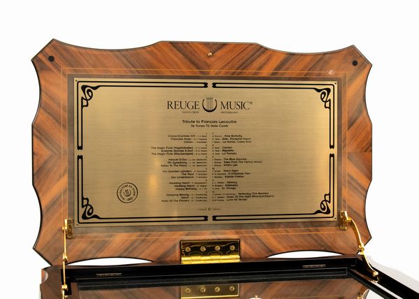 Carillon reuge edizione limitata 048/200  - Asta  Arredi Antichi, Oggetti d'Arte, Curiosities con una selezione di tappeti - Associazione Nazionale - Case d'Asta italiane