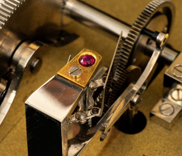 Carillon reuge edizione limitata 048/200  - Asta  Arredi Antichi, Oggetti d'Arte, Curiosities con una selezione di tappeti - Associazione Nazionale - Case d'Asta italiane