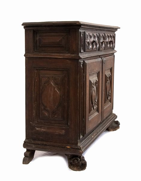 Credenza italiana Luigi XIV  - Asta  Arredi Antichi, Oggetti d'Arte, Curiosities con una selezione di tappeti - Associazione Nazionale - Case d'Asta italiane