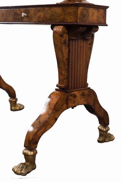 Specchiera italiana in stile impero  - Asta  Arredi Antichi, Oggetti d'Arte, Curiosities con una selezione di tappeti - Associazione Nazionale - Case d'Asta italiane