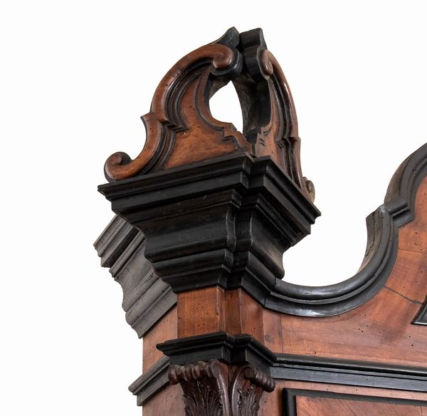 Trumeau italiano in noce con intarsi in avorio  - Asta  Arredi Antichi, Oggetti d'Arte, Curiosities con una selezione di tappeti - Associazione Nazionale - Case d'Asta italiane