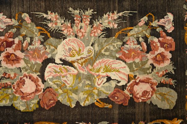 Tappeto Kilim Karabagh  - Asta  Arredi Antichi, Oggetti d'Arte, Curiosities con una selezione di tappeti - Associazione Nazionale - Case d'Asta italiane