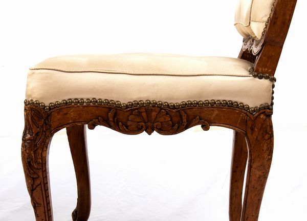 Gruppo di quattro poltrone francesi, Reggenza  - Asta  Arredi Antichi, Oggetti d'Arte, Curiosities con una selezione di tappeti - Associazione Nazionale - Case d'Asta italiane